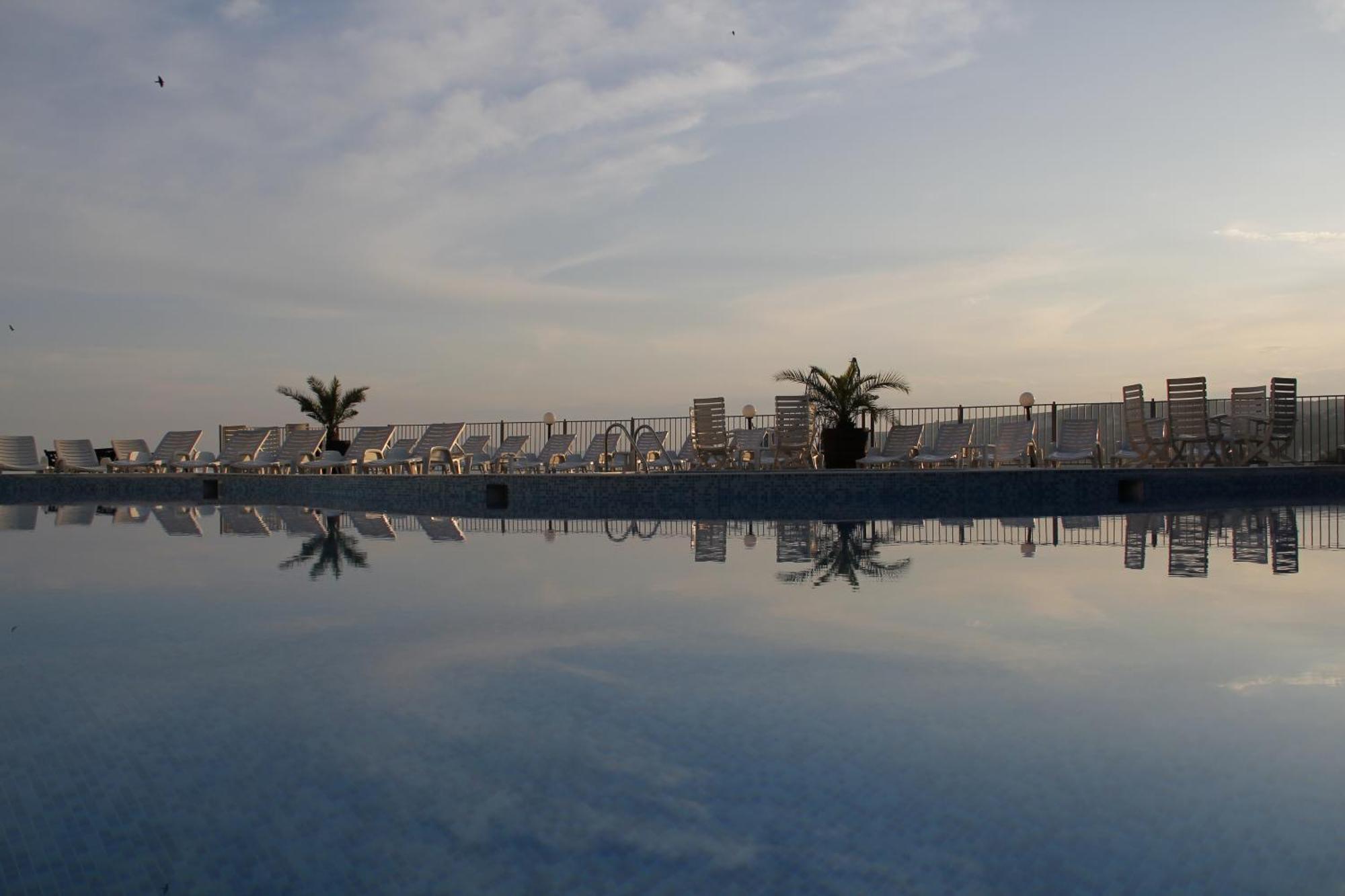 Helios Hotel Balchik Exterior foto